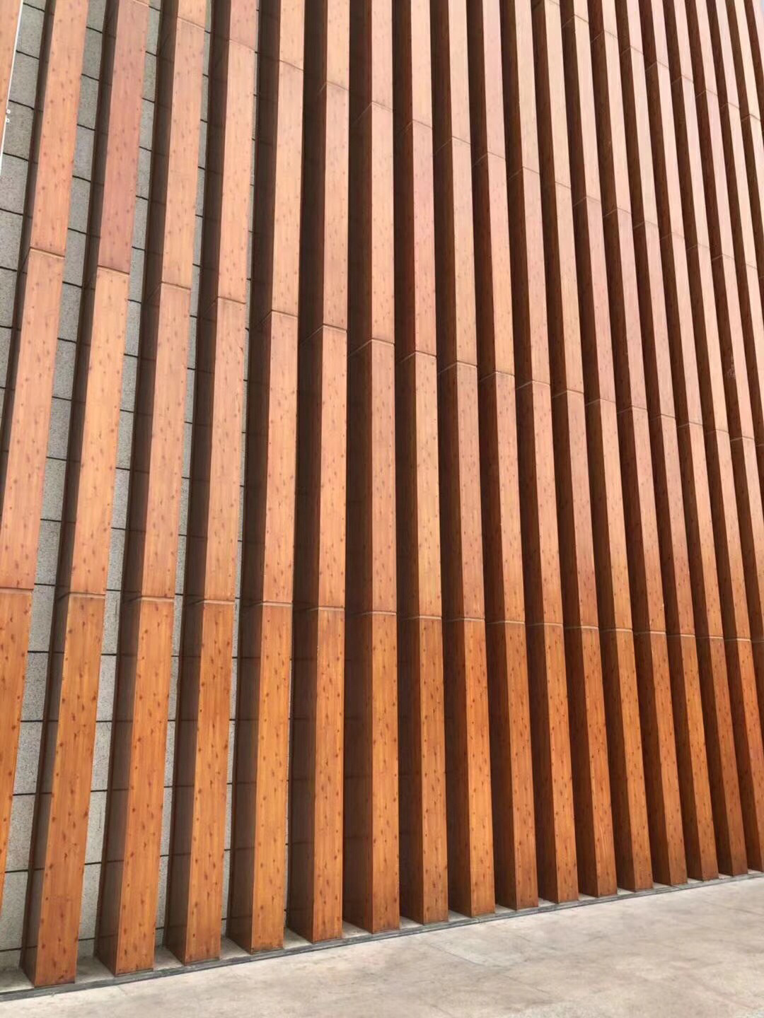 全屋整裝外墻鋁格柵 金屬木紋鋁格柵背景墻的設(shè)計(jì)與應(yīng)用